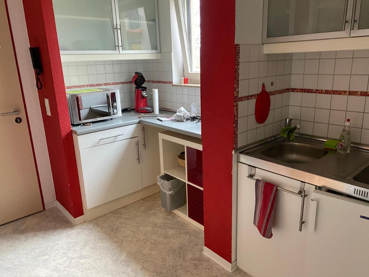 Zwei Zimmer Appartment Mit Balkon Und Stellplatz Voll Moebliert Treviri Esterno foto