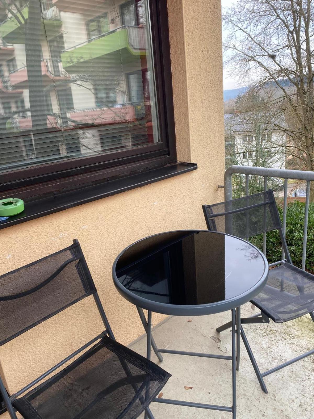 Zwei Zimmer Appartment Mit Balkon Und Stellplatz Voll Moebliert Treviri Esterno foto